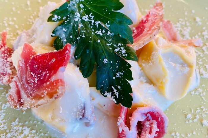 Tortellini Carbonara - Traiteur italien Bruxelles & La Hulpe